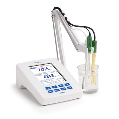 HI5521專業(yè)級(jí)微電腦多參數(shù)水質(zhì)測定儀【7項(xiàng)】